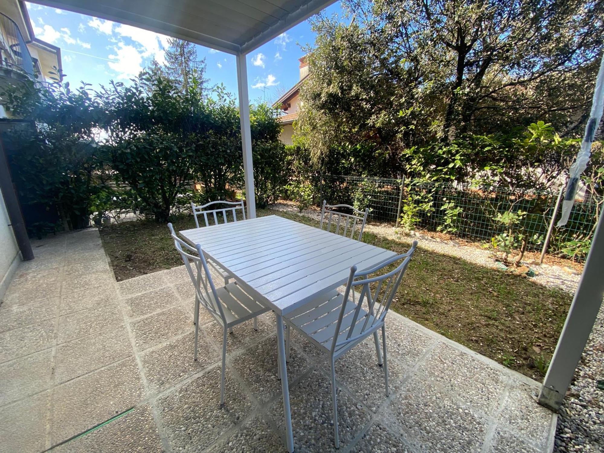 Apartamento Zen House Gradisca dʼIsonzo Exterior foto